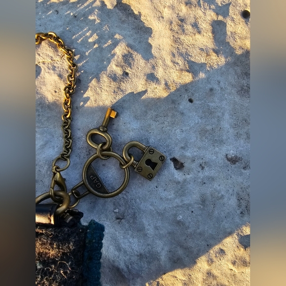 GAP small y2k vintage gray wool shoulder chain purse with gap hardware - Picture 7 of 9